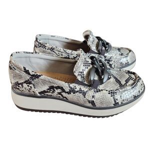 Clarks Womens Zylah May Snack Print Buckle  Loafers Size 7.5 W   Comfort Wide